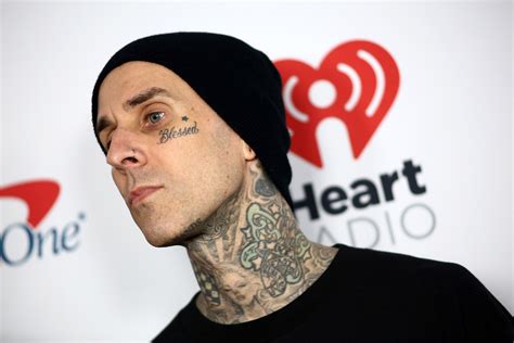 travis barker before accident